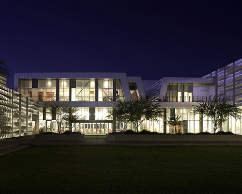 AZ western community building + science agriculture center by gould evans