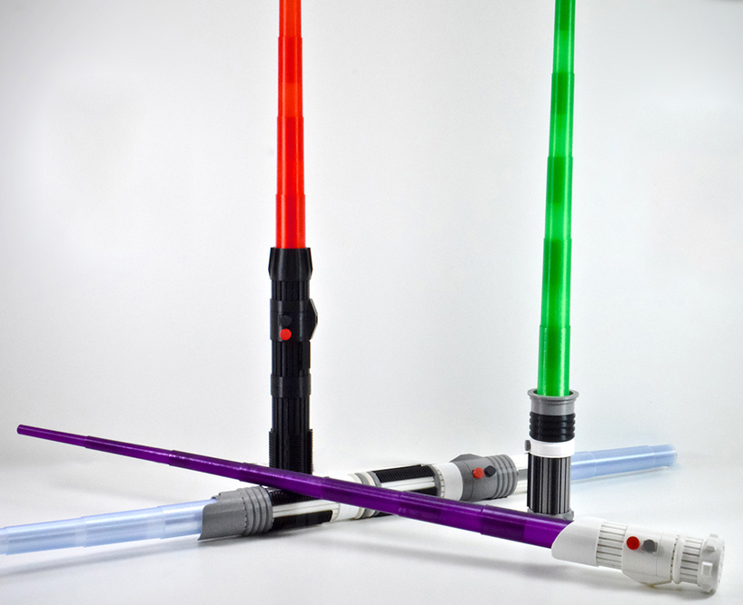 le 3D prints customizable crossguard lightsaber from star wars