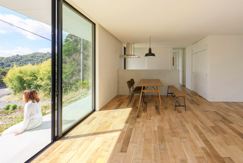 okuwada architects office hillside house shirahama japan designboom