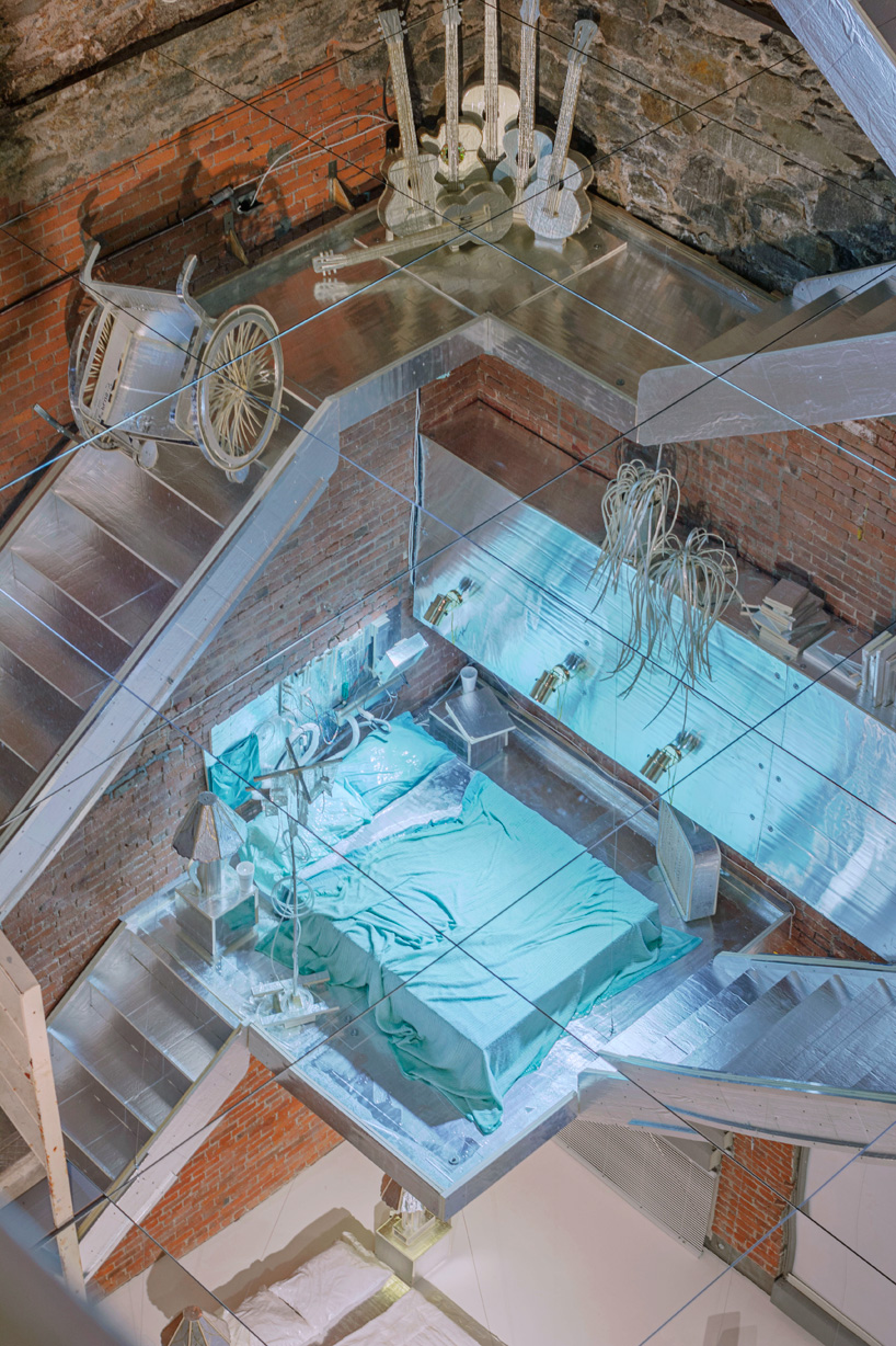 samara golden the flat side of the knife PS1