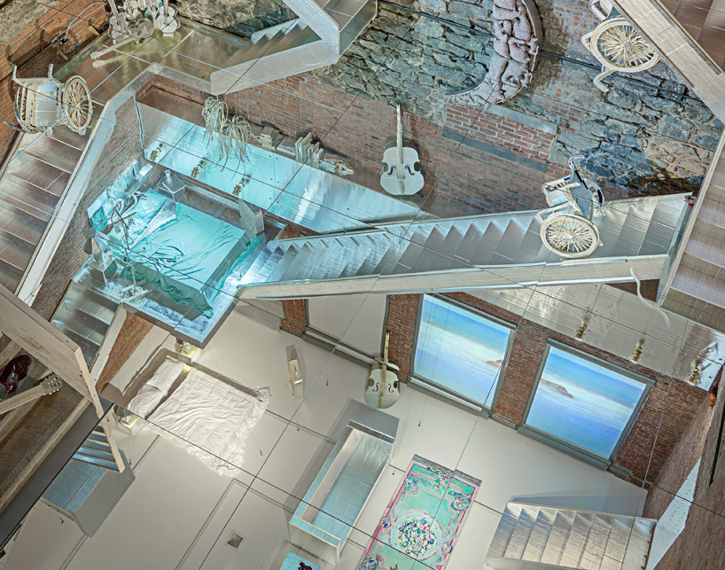 samara golden the flat side of the knife PS1