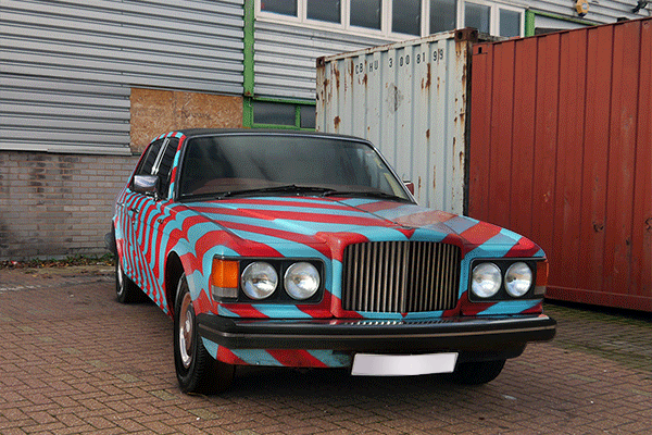INSA vintage bentley turns into animated graffiti gif