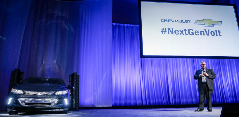 2016 chevrolet volt electric car averages 900 miles between fill-ups