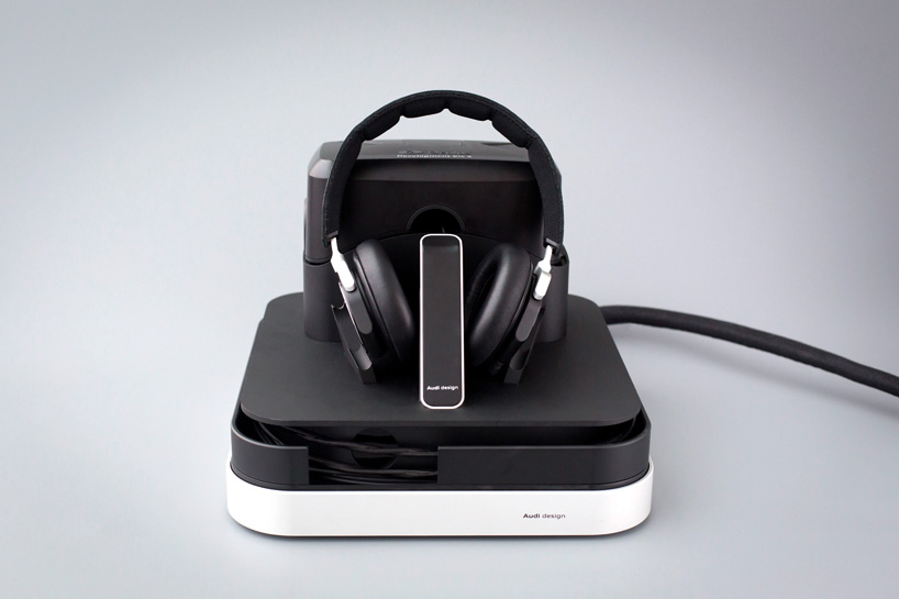AUDI-VR-experience-designboom03