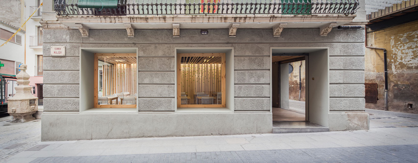 arnau estudi d’arquitectura terrassa de la brasera d'olot spain designboom