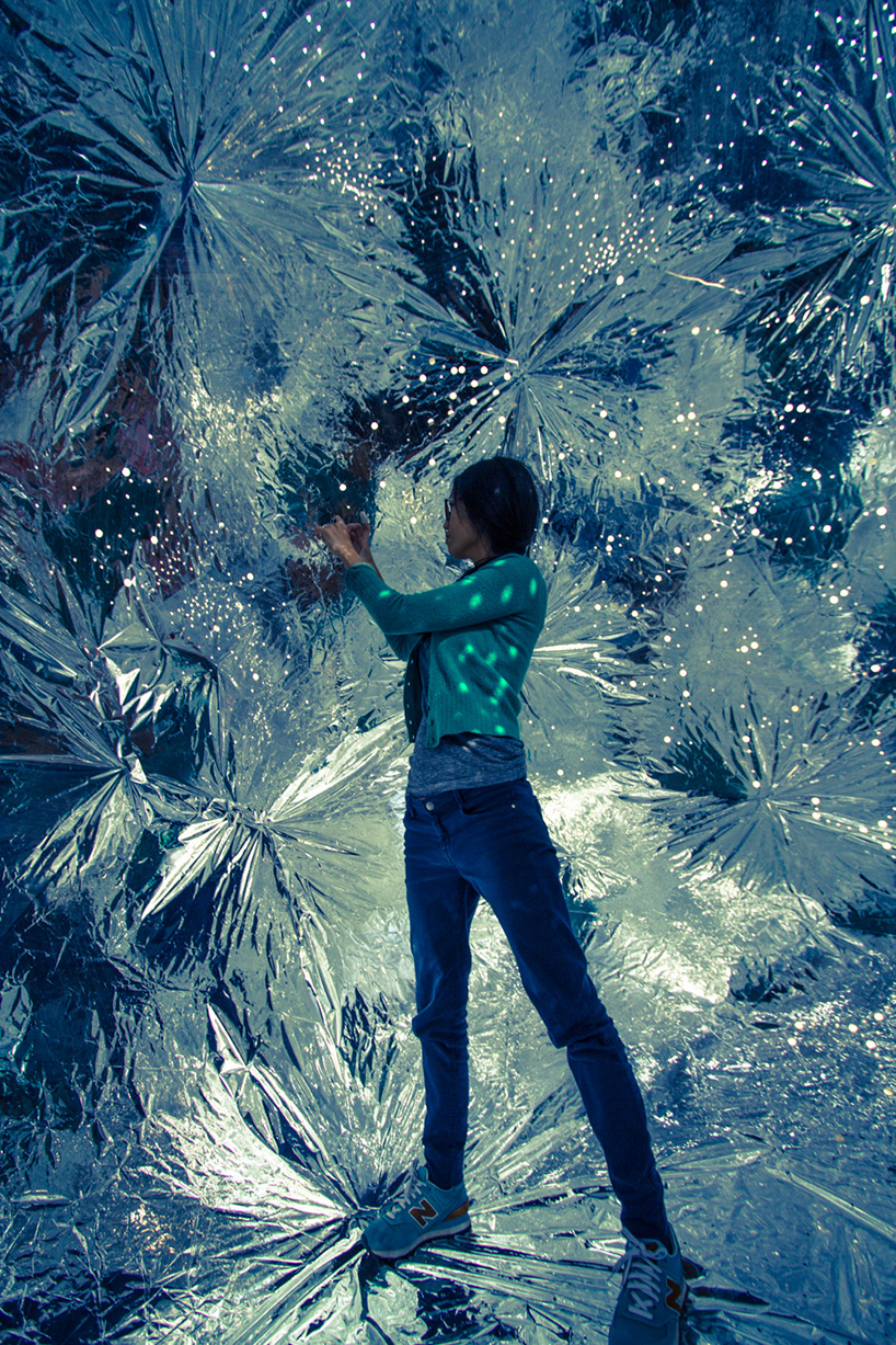 loop.ph constructs the cosmos within inflatable infinity space