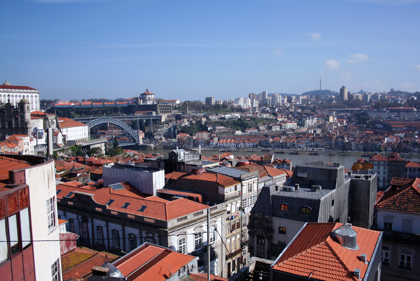 luis nascimento roof tiles lamp designboom