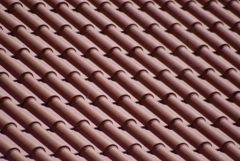 luis nascimento roof tiles lamp designboom
