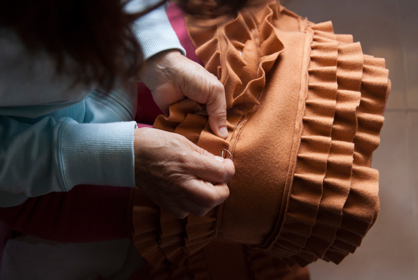 luis nascimento roof tiles lamp designboom