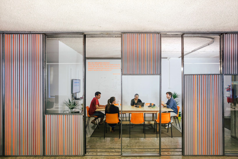 LIKEarchitects kinematix office is adaptable with sliding garage doors