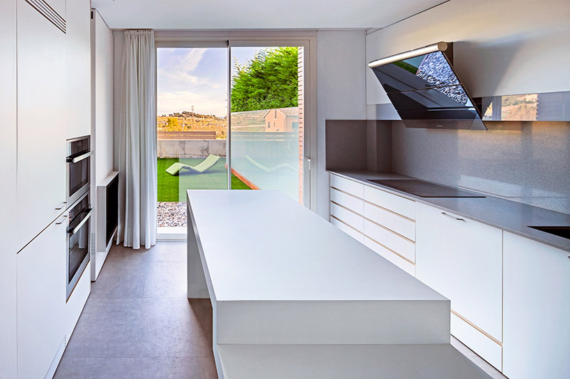 agusti costa gsx house berga catalonia designboom