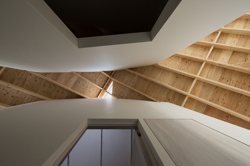 alphaville skyhole house shiga japan designboom