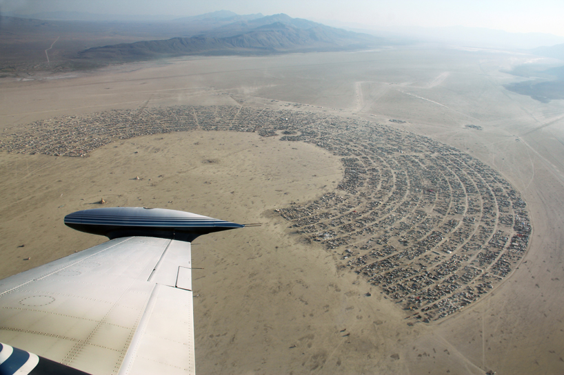 burning-man-2014-indaba-designboom01