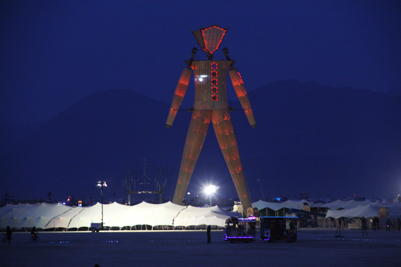 burning-man-2014-indaba-designboom11