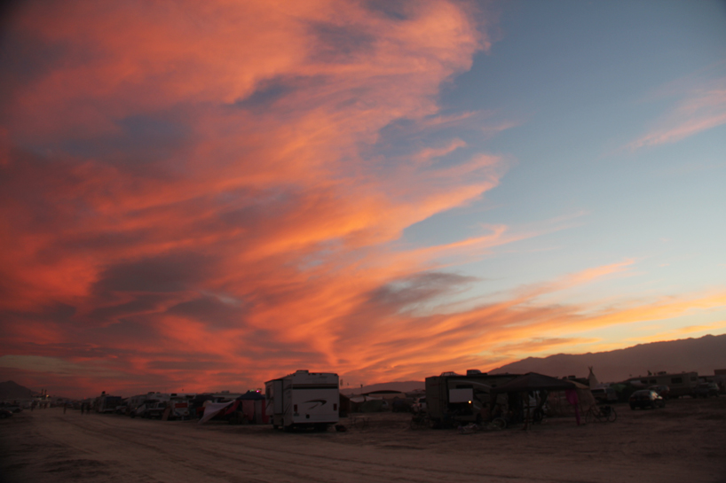burning-man-2014-indaba-designboom18
