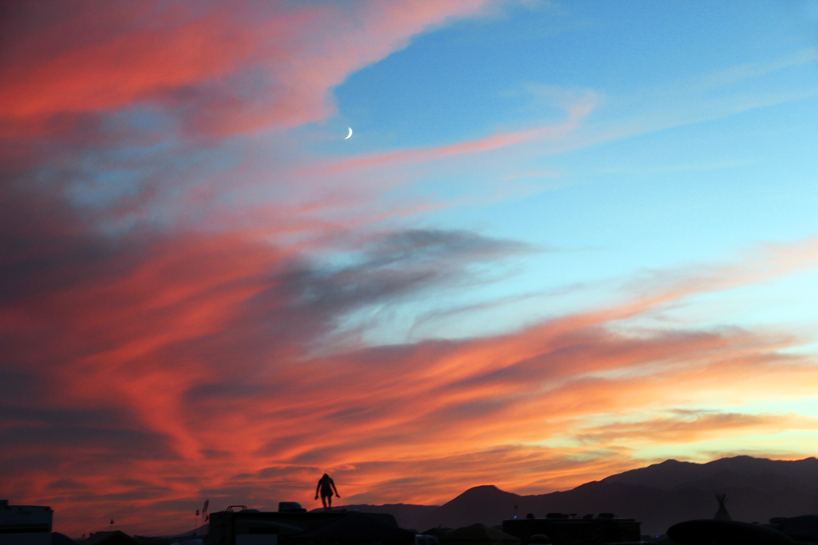 burning-man-2014-indaba-designboom19