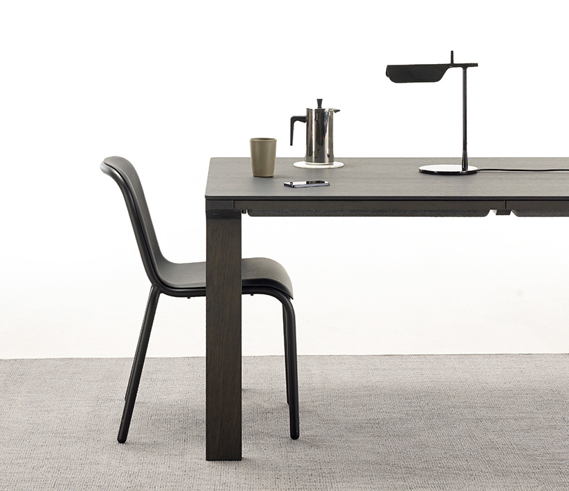 ineke-hans-drawer-table-designboom01