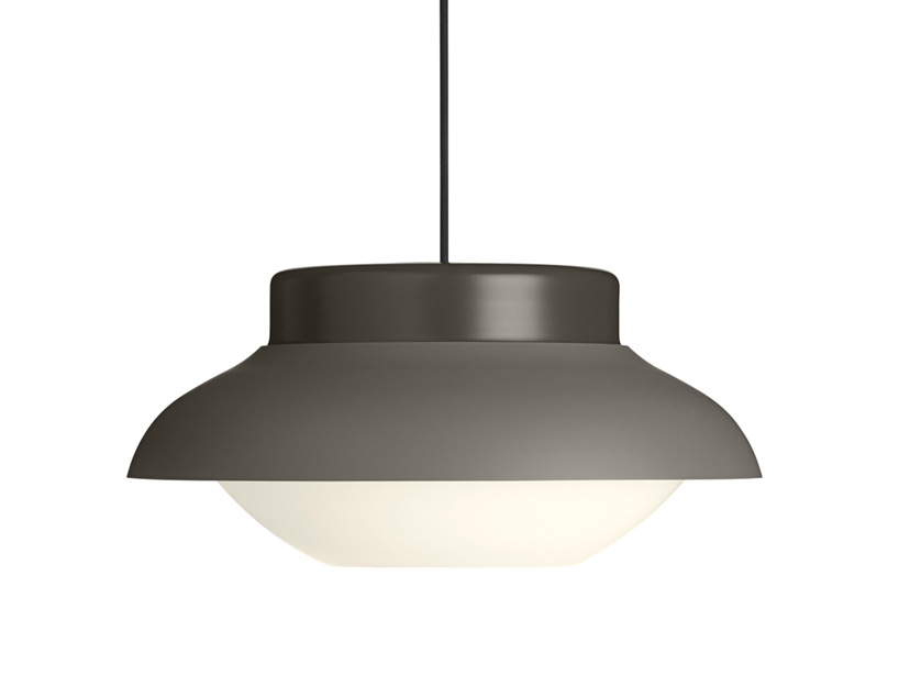 sebastian-herkner-the-collar-lamp-gubi-designboom-04