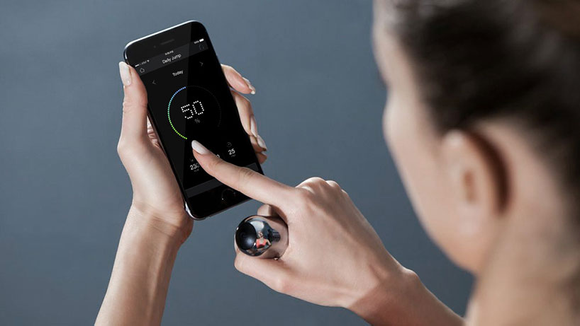 LED-embedded smart rope by tangram factory communicates with your phone