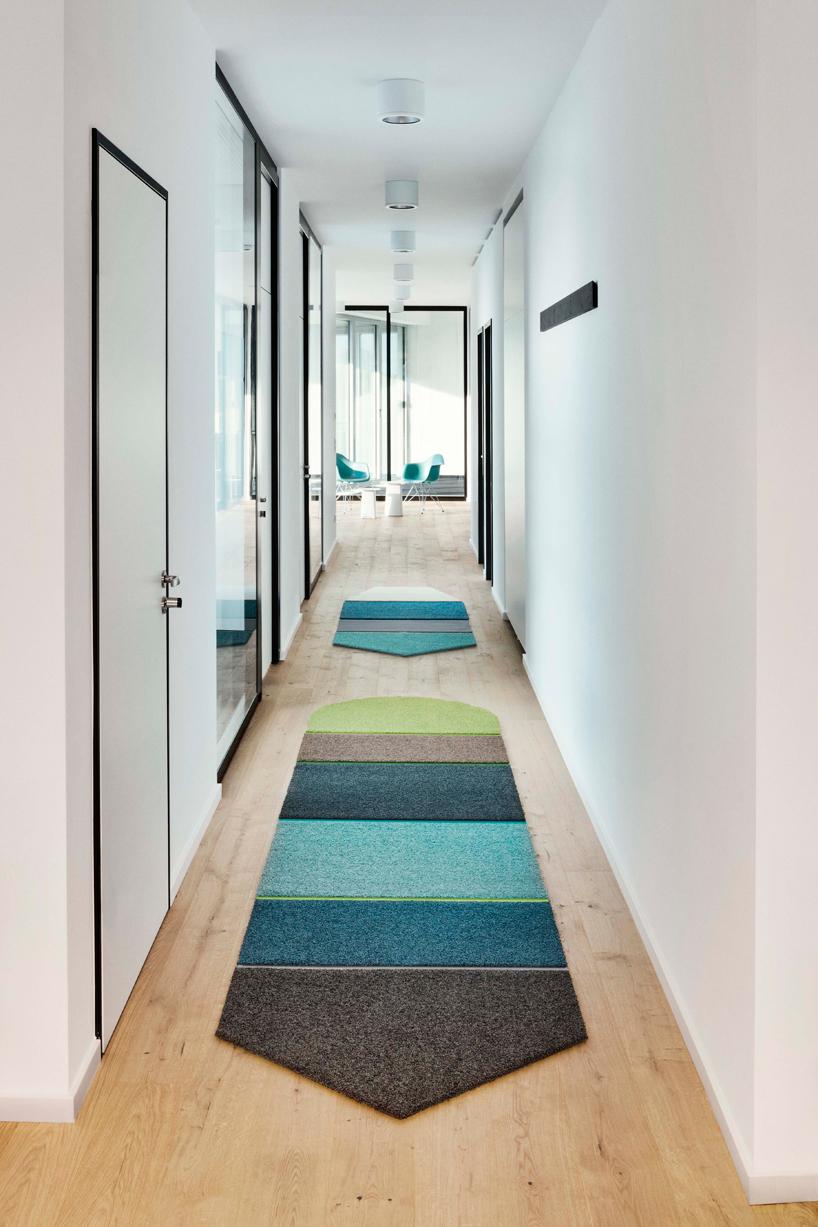 werner-aisslinger-vorwerk-elementary-shapes-domotex2015_designboom05