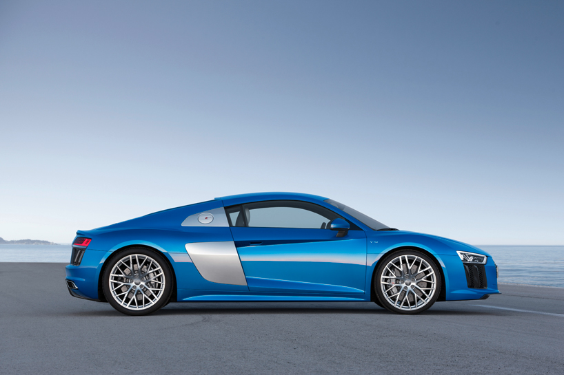 AUDI-R8-V10-designboom05