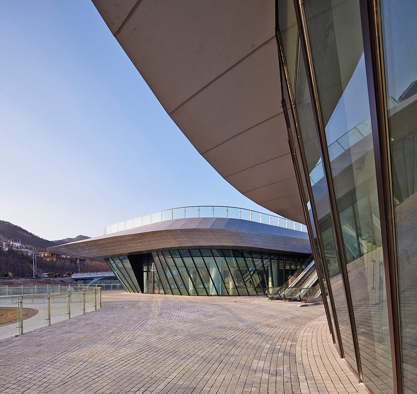 HHD_FUN heavenly water service center qingdao china designboom