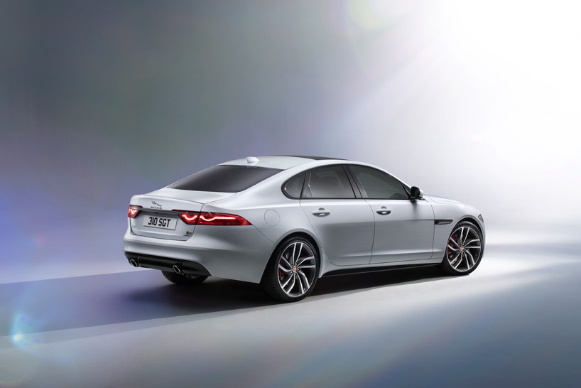 jaguar-XF-designboom07