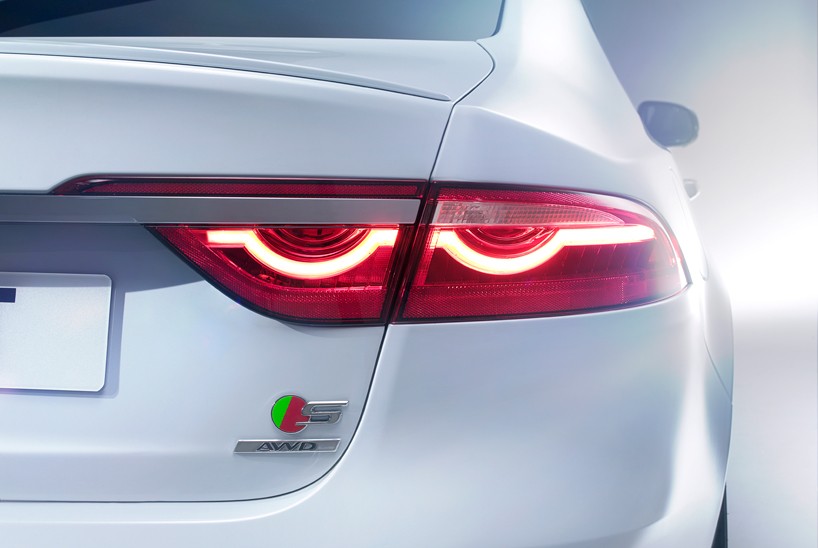 jaguar-XF-designboom10