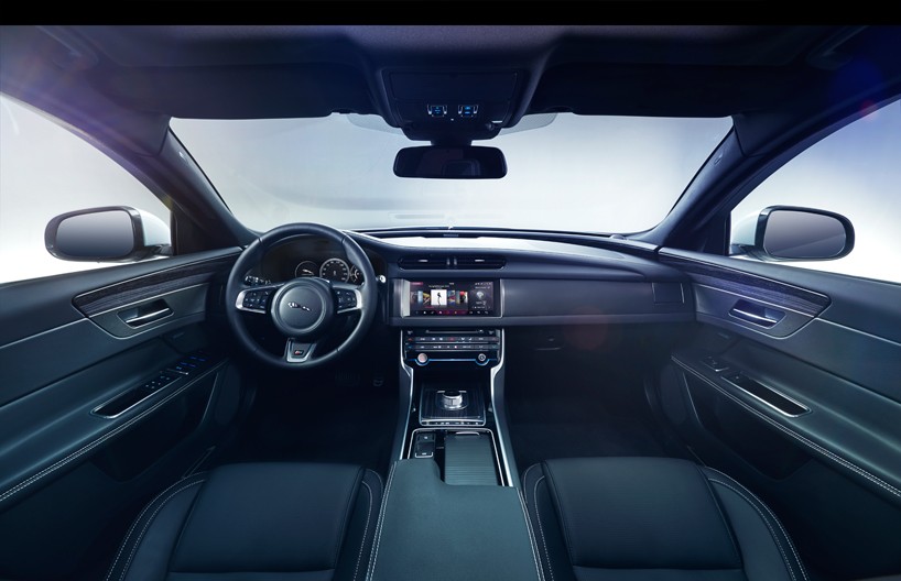 jaguar-XF-designboom11