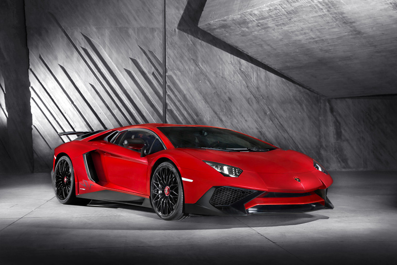 lamborghini-aventador-LP-750-4-superveloce-designboom02