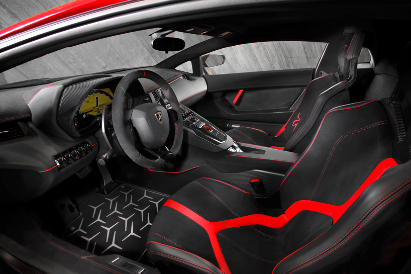 lamborghini-aventador-LP-750-4-superveloce-designboom09