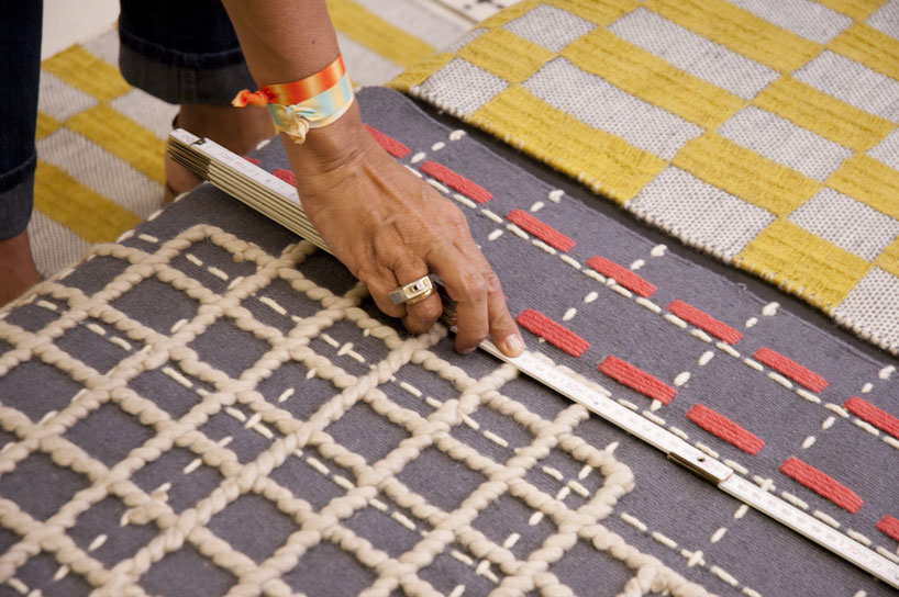 patricia-urquiola_bandas-el-arte-del-handmade_designboom_002