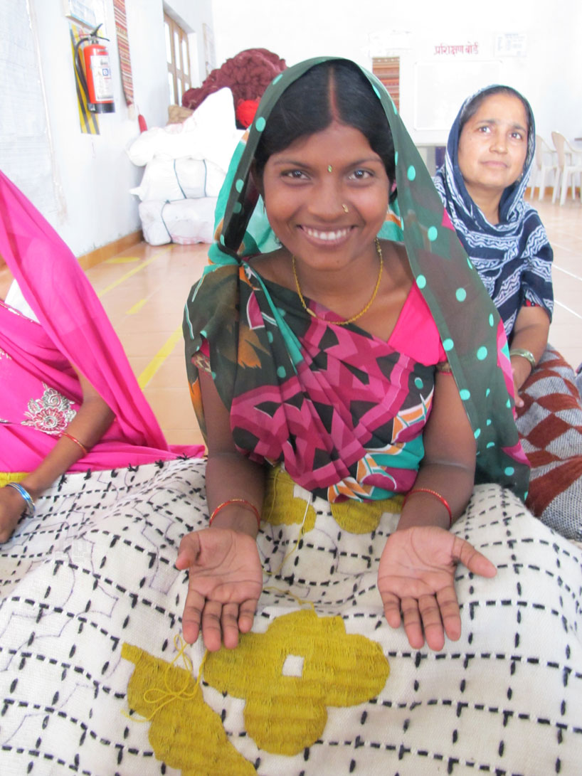 patricia-urquiola_bandas-el-arte-del-handmade_designboom_003