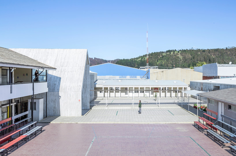 santa rosa school LAND architects constitucion chile designboom