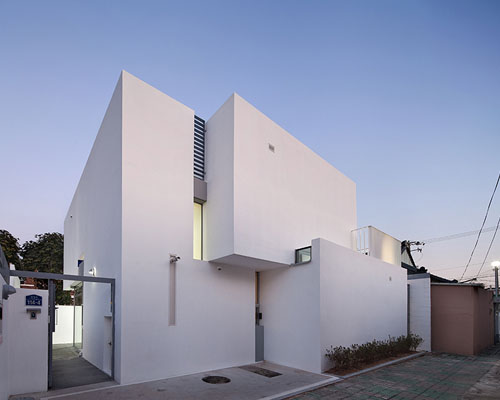 JMY architects create a flexible living unit with seongdong-dong house