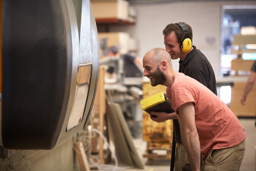 zaha hadid and gareth neal fluid sculptural vessels designboom