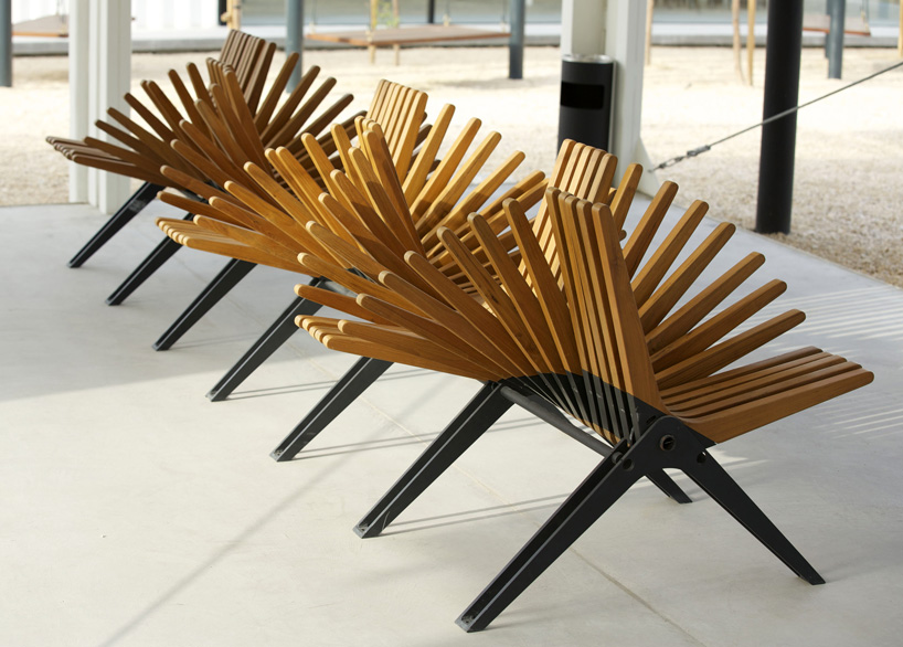 anna-szonyi-boomerang-bench-dubai-design-district-designboom-11