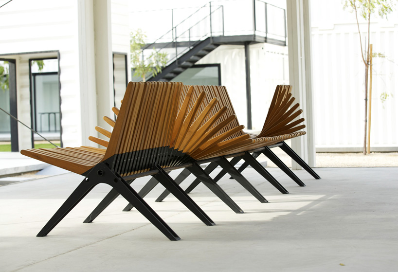 anna-szonyi-boomerang-bench-dubai-design-district-designboom-12