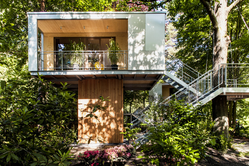 baumraum urban treehouse berlin zehlendorf germany designboom