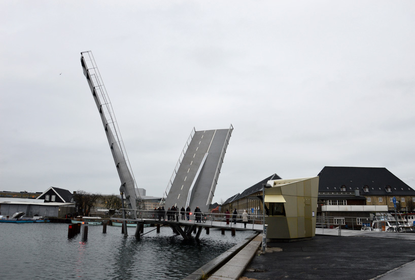 dietmar feichtinger architectes butterfly bridge copenhagen designboom