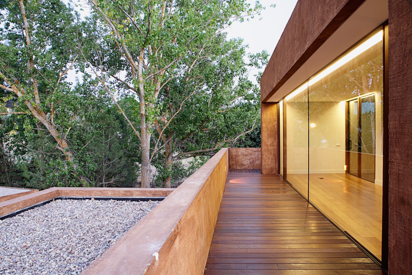 otto medem arquitectura vivienda en boadilla del monte madrid designboom
