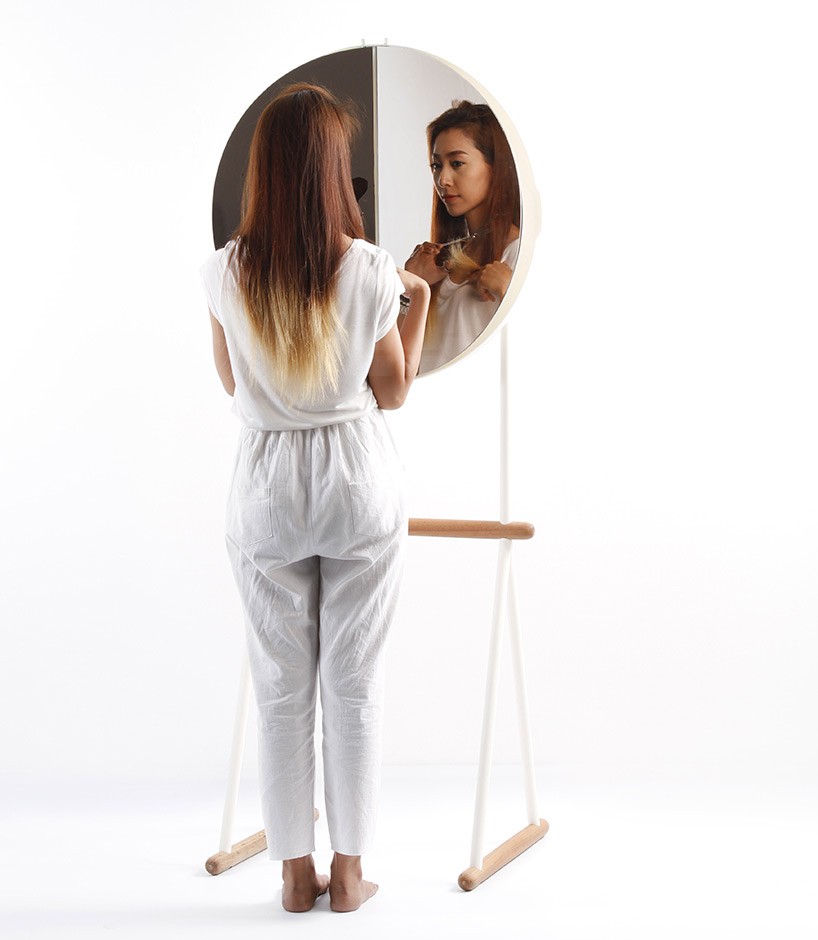 golfJC's self barber mirror does everything but cut your hair