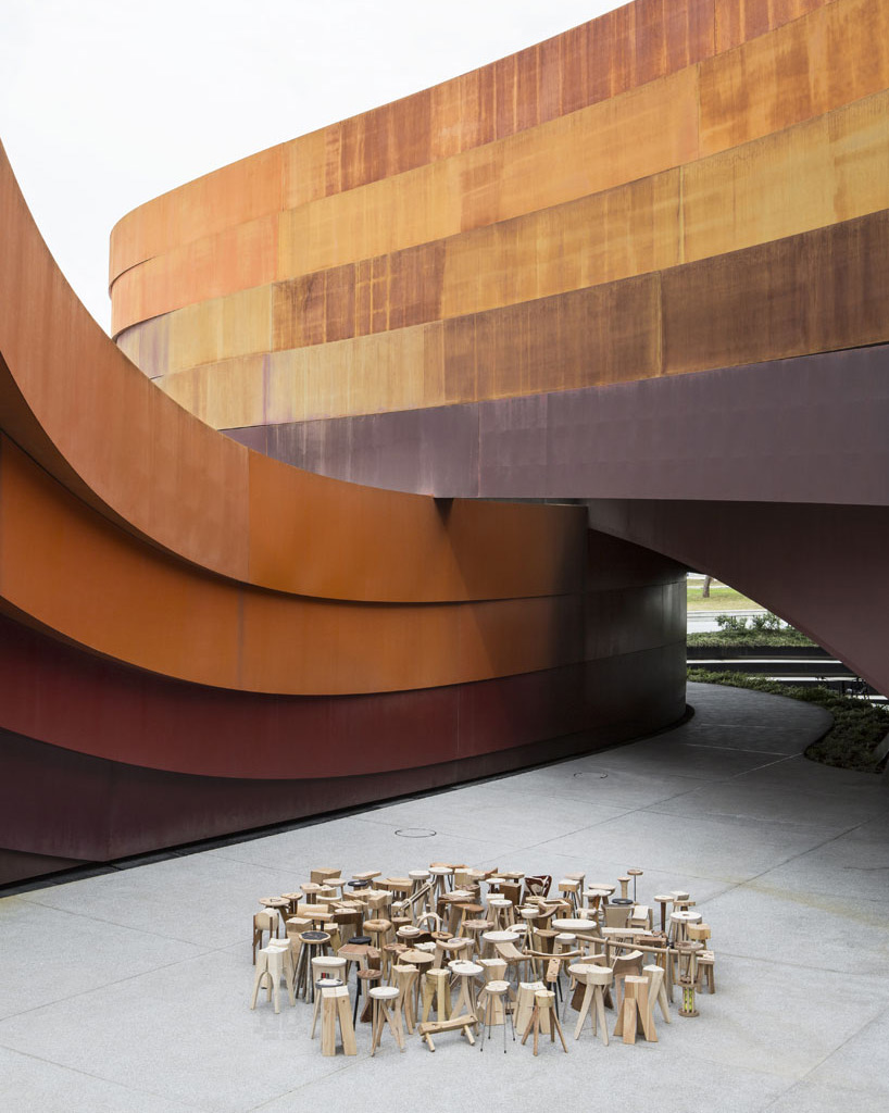 yaacov kaufman design museum holon designboom