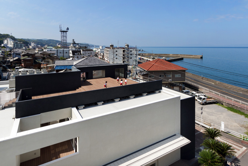 OB-kindergarten-hibinosekkei-nagasaki-designboom-02