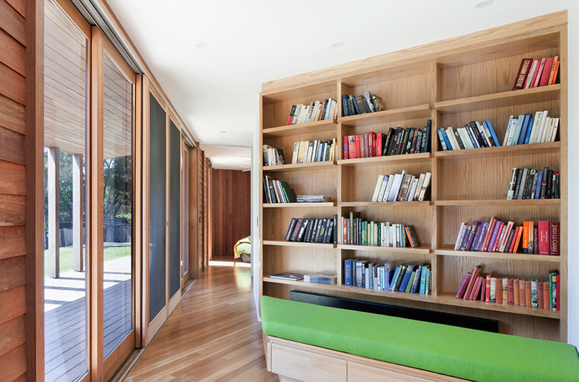 byrne-architects-aireys-house-torquay-designboom-05