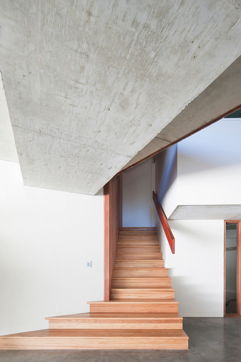 byrne-architects-aireys-house-torquay-designboom-07
