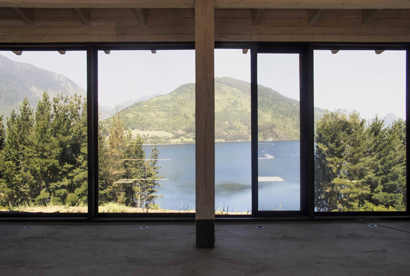 cristian berrios arquitecto casa erz house ranco lake chile designboom