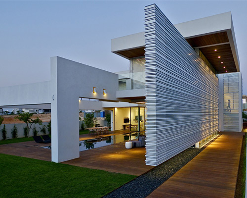gal marom architects designs minimalistic retreat in israel