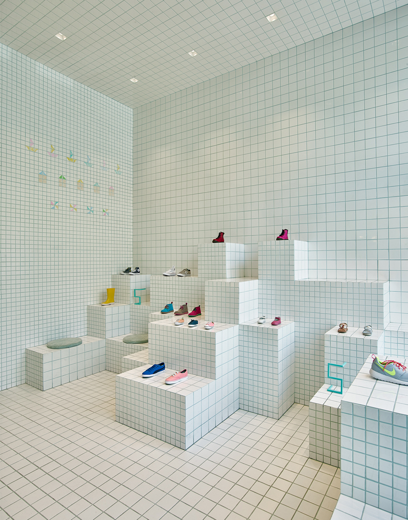 little-shoes-shop-nabito-architects-barcelona-designboom-02