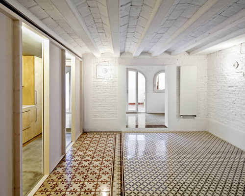 vora de-clutters and accentuates history in juan's apartment